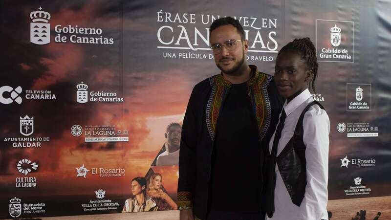 El director teldense Armando Ravelo con la actriz senegaleza Diarra Diouf/TA.